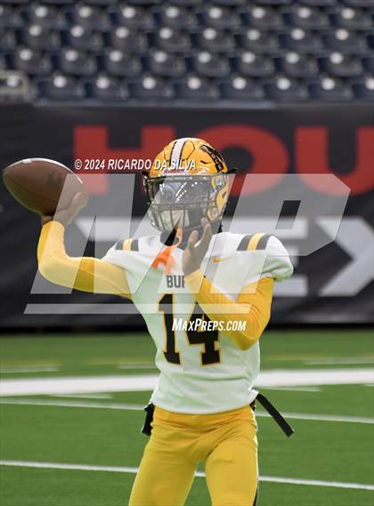 Thumbnail 3 in Fort Bend Marshall vs. Iowa Colony (UIL 5A Football Division II Semi-Regional) photogallery.
