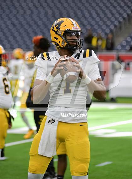 Thumbnail 3 in Fort Bend Marshall vs. Iowa Colony (UIL 5A Football Division II Semi-Regional) photogallery.