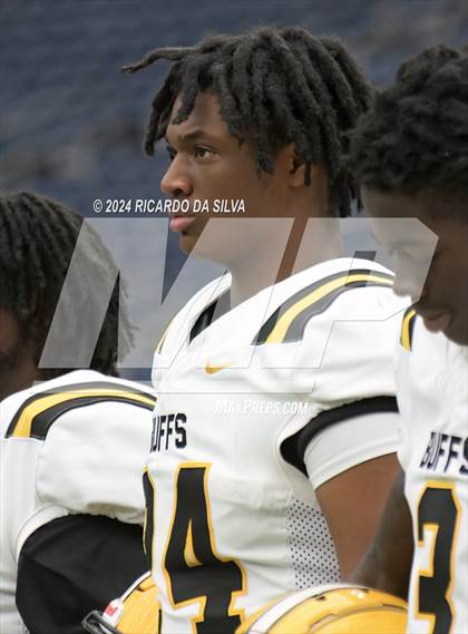 Thumbnail 1 in Fort Bend Marshall vs. Iowa Colony (UIL 5A Football Division II Semi-Regional) photogallery.