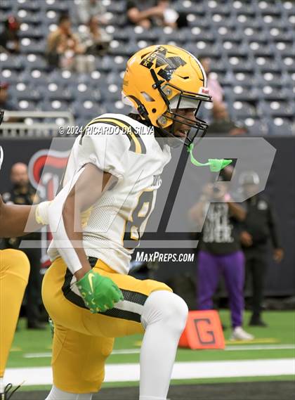 Thumbnail 1 in Fort Bend Marshall vs. Iowa Colony (UIL 5A Football Division II Semi-Regional) photogallery.