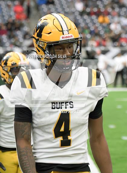 Thumbnail 3 in Fort Bend Marshall vs. Iowa Colony (UIL 5A Football Division II Semi-Regional) photogallery.