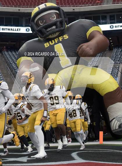 Thumbnail 2 in Fort Bend Marshall vs. Iowa Colony (UIL 5A Football Division II Semi-Regional) photogallery.