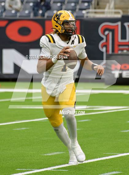 Thumbnail 3 in Fort Bend Marshall vs. Iowa Colony (UIL 5A Football Division II Semi-Regional) photogallery.