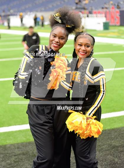 Thumbnail 3 in Fort Bend Marshall vs. Iowa Colony (UIL 5A Football Division II Semi-Regional) photogallery.