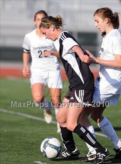Thumbnail 3 in Esperanza vs San Clemente (CIF SoCal D1 Regional Final) photogallery.