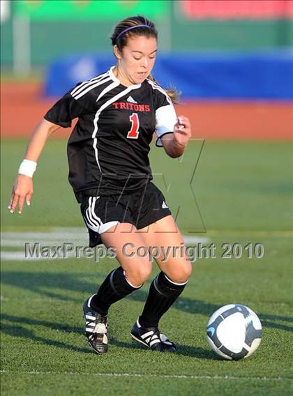 Thumbnail 2 in Esperanza vs San Clemente (CIF SoCal D1 Regional Final) photogallery.