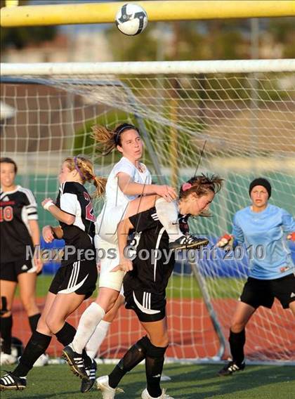 Thumbnail 1 in Esperanza vs San Clemente (CIF SoCal D1 Regional Final) photogallery.