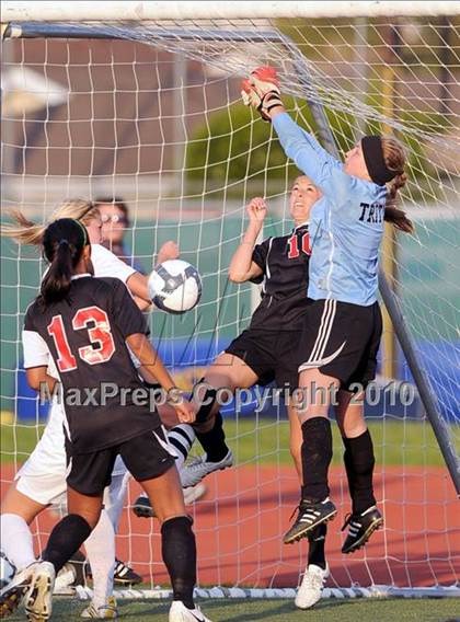 Thumbnail 3 in Esperanza vs San Clemente (CIF SoCal D1 Regional Final) photogallery.