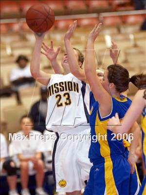 Thumbnail 1 in Bakersfield Christian vs Mission Prep (CS D5 Final) photogallery.