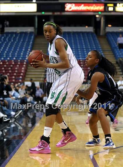 Thumbnail 1 in Rialto vs. St. Mary's (CIF State D2 Final) photogallery.
