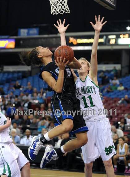 Thumbnail 3 in Rialto vs. St. Mary's (CIF State D2 Final) photogallery.