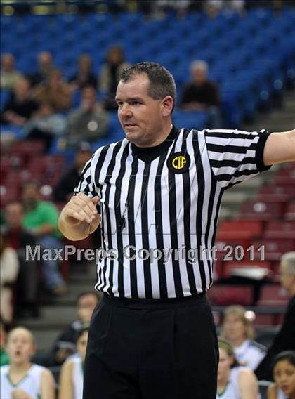 Thumbnail 2 in Rialto vs. St. Mary's (CIF State D2 Final) photogallery.