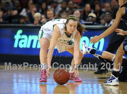 Thumbnail 2 in Rialto vs. St. Mary's (CIF State D2 Final) photogallery.