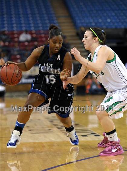 Thumbnail 1 in Rialto vs. St. Mary's (CIF State D2 Final) photogallery.