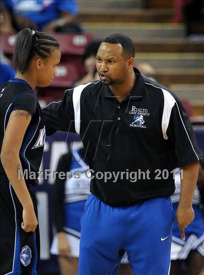 Thumbnail 1 in Rialto vs. St. Mary's (CIF State D2 Final) photogallery.