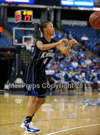 Thumbnail 2 in Rialto vs. St. Mary's (CIF State D2 Final) photogallery.