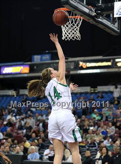 Thumbnail 3 in Rialto vs. St. Mary's (CIF State D2 Final) photogallery.