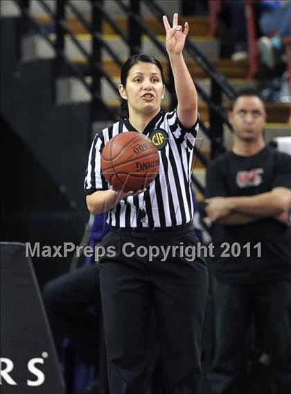 Thumbnail 3 in Rialto vs. St. Mary's (CIF State D2 Final) photogallery.