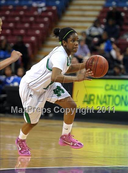 Thumbnail 1 in Rialto vs. St. Mary's (CIF State D2 Final) photogallery.