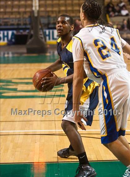 Thumbnail 3 in New Leadership vs. Wareham (MIAA D3 Final) photogallery.