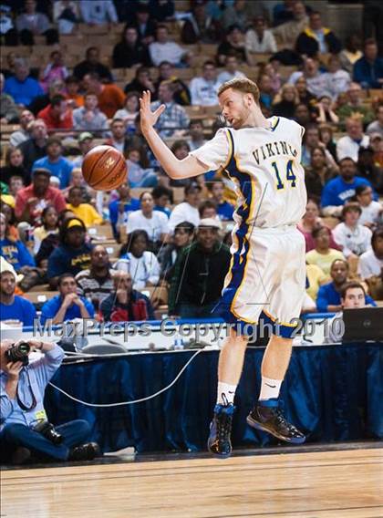 Thumbnail 1 in New Leadership vs. Wareham (MIAA D3 Final) photogallery.