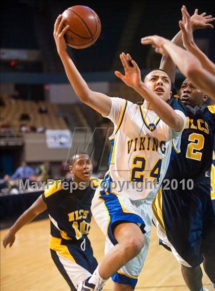 Thumbnail 2 in New Leadership vs. Wareham (MIAA D3 Final) photogallery.