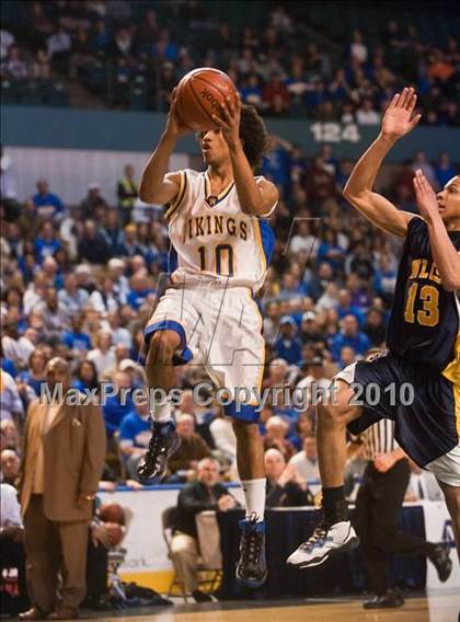Thumbnail 3 in New Leadership vs. Wareham (MIAA D3 Final) photogallery.