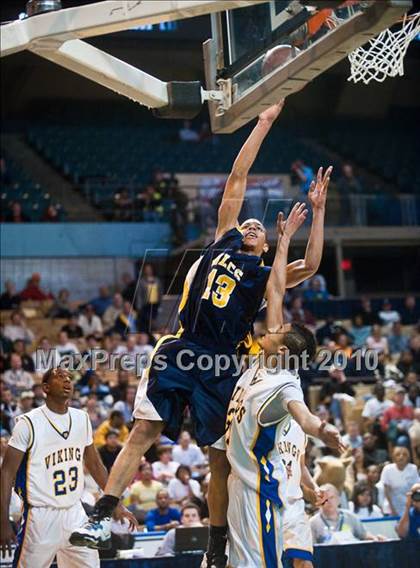 Thumbnail 1 in New Leadership vs. Wareham (MIAA D3 Final) photogallery.