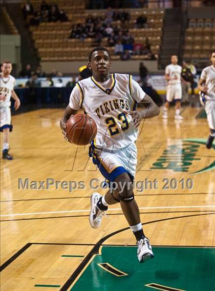 Thumbnail 2 in New Leadership vs. Wareham (MIAA D3 Final) photogallery.