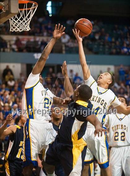 Thumbnail 3 in New Leadership vs. Wareham (MIAA D3 Final) photogallery.