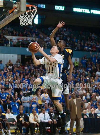 Thumbnail 2 in New Leadership vs. Wareham (MIAA D3 Final) photogallery.