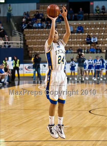 Thumbnail 2 in New Leadership vs. Wareham (MIAA D3 Final) photogallery.