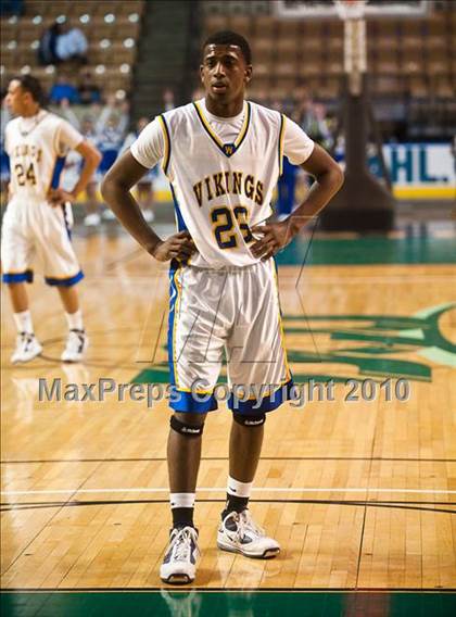 Thumbnail 3 in New Leadership vs. Wareham (MIAA D3 Final) photogallery.