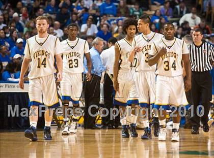 Thumbnail 2 in New Leadership vs. Wareham (MIAA D3 Final) photogallery.