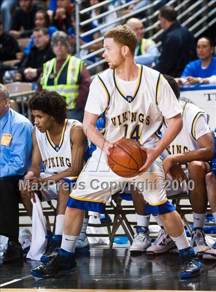 Thumbnail 1 in New Leadership vs. Wareham (MIAA D3 Final) photogallery.