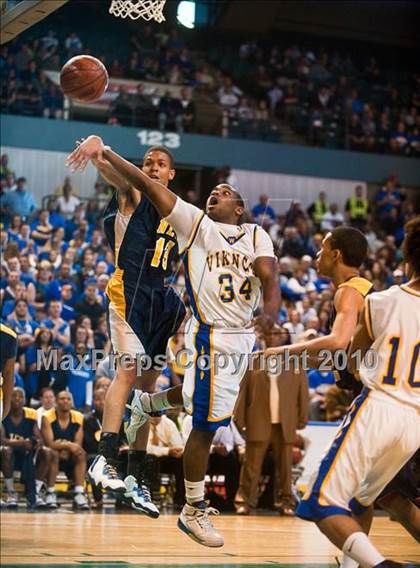 Thumbnail 1 in New Leadership vs. Wareham (MIAA D3 Final) photogallery.