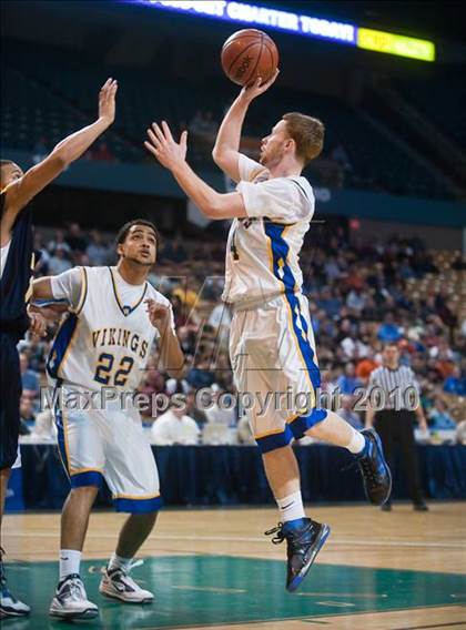 Thumbnail 2 in New Leadership vs. Wareham (MIAA D3 Final) photogallery.