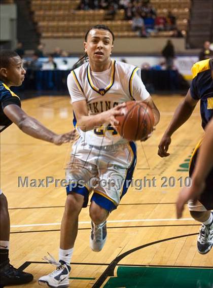 Thumbnail 3 in New Leadership vs. Wareham (MIAA D3 Final) photogallery.