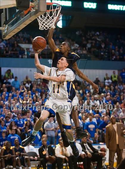 Thumbnail 3 in New Leadership vs. Wareham (MIAA D3 Final) photogallery.
