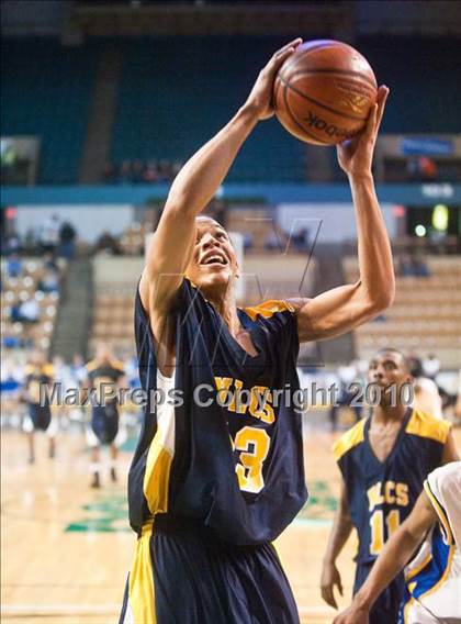 Thumbnail 2 in New Leadership vs. Wareham (MIAA D3 Final) photogallery.