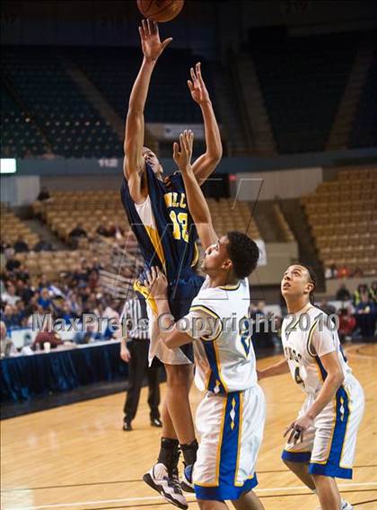 Thumbnail 1 in New Leadership vs. Wareham (MIAA D3 Final) photogallery.