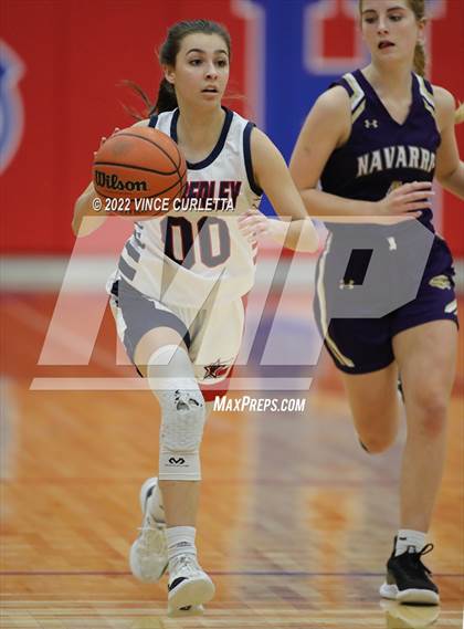 Thumbnail 1 in Wimberley vs. Navarro (UIL 4A Bi-District Playoff) photogallery.