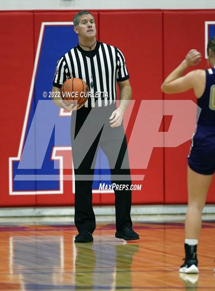 Thumbnail 3 in Wimberley vs. Navarro (UIL 4A Bi-District Playoff) photogallery.