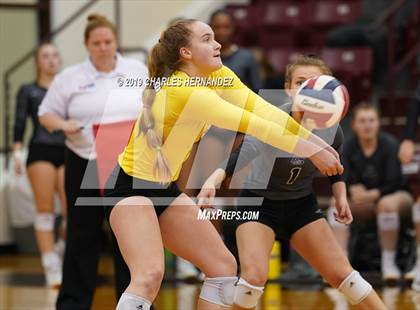 Thumbnail 2 in College Station vs. East View (UIL 5A Area Playoff) photogallery.