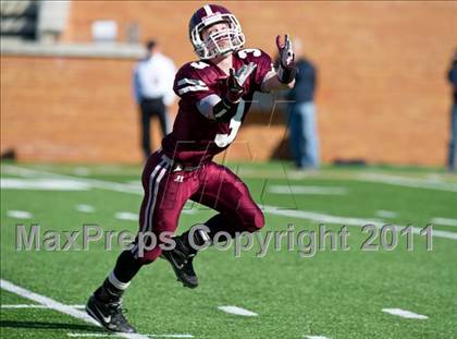 Thumbnail 2 in Ayden-Grifton vs. Swain County (NCHSAA 1AA Final) photogallery.