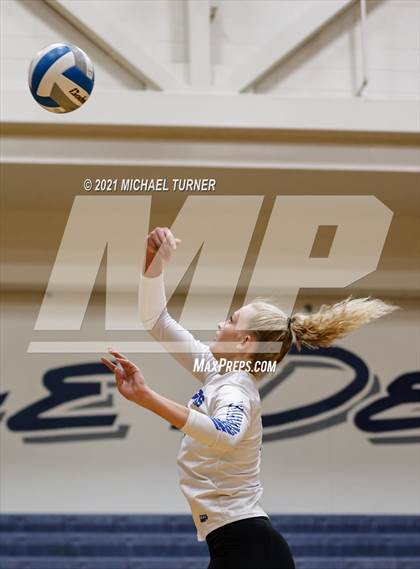 Thumbnail 3 in Snake River vs Sugar-Salem (3A State Tournament) photogallery.