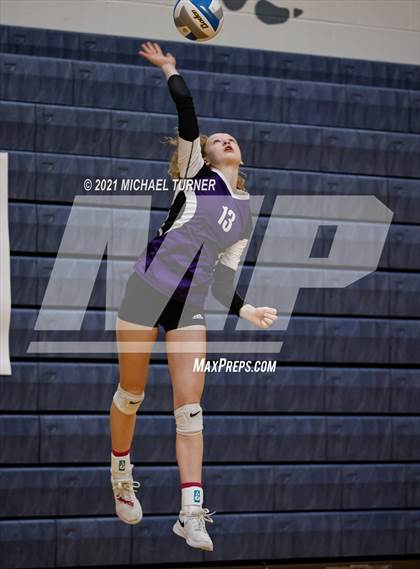 Thumbnail 2 in Snake River vs Sugar-Salem (3A State Tournament) photogallery.