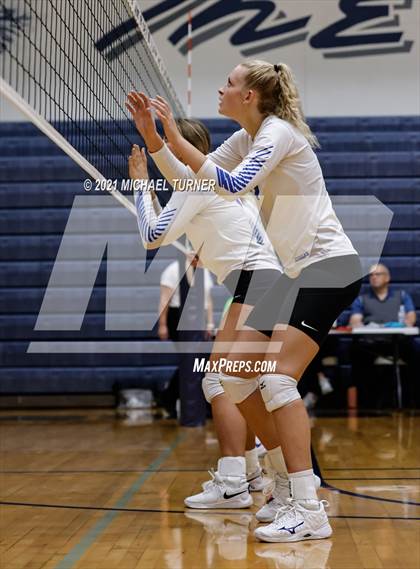 Thumbnail 3 in Snake River vs Sugar-Salem (3A State Tournament) photogallery.