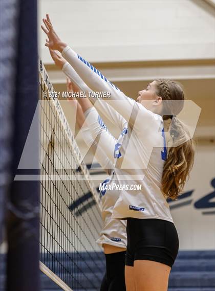 Thumbnail 1 in Snake River vs Sugar-Salem (3A State Tournament) photogallery.