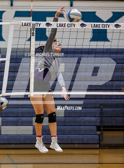 Thumbnail 2 in Snake River vs Sugar-Salem (3A State Tournament) photogallery.